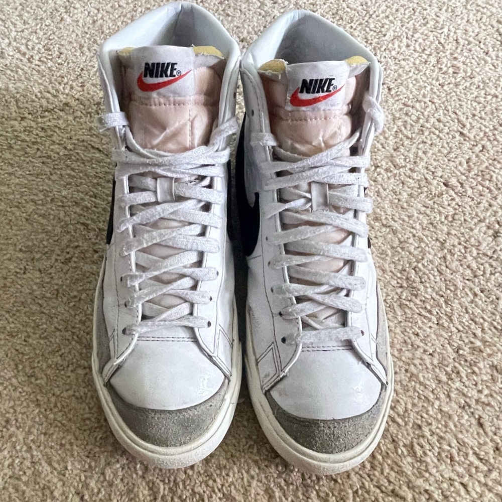 Nike Blazer White and black. Men size 7.5 Good Used Condition